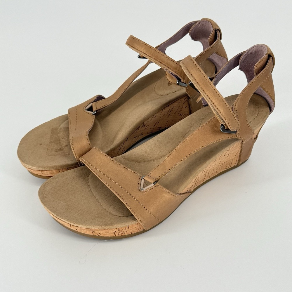 Teva Capri Womens 8 Tan Leather Wedge Sandals Ankle Strap Comfort Shoe